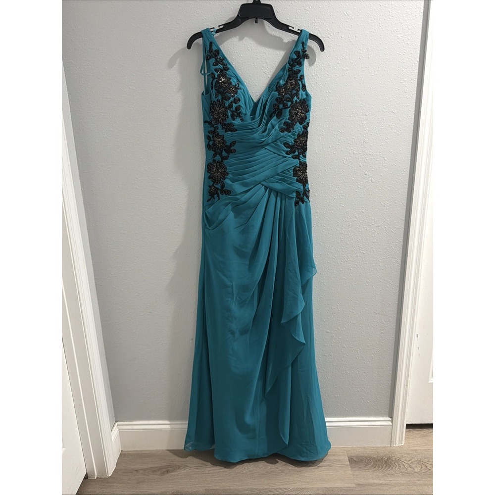 Elegant Teal Evening Gown with black lace accents size 8 Formal teal dress